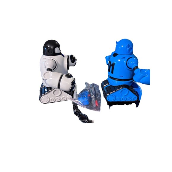 Sharper Image Mecha Rivals Remote Control Battle Robots Game Set Blue White - Picture 2 of 8